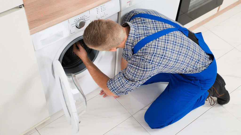 appliance-repair-engineer-fb.png